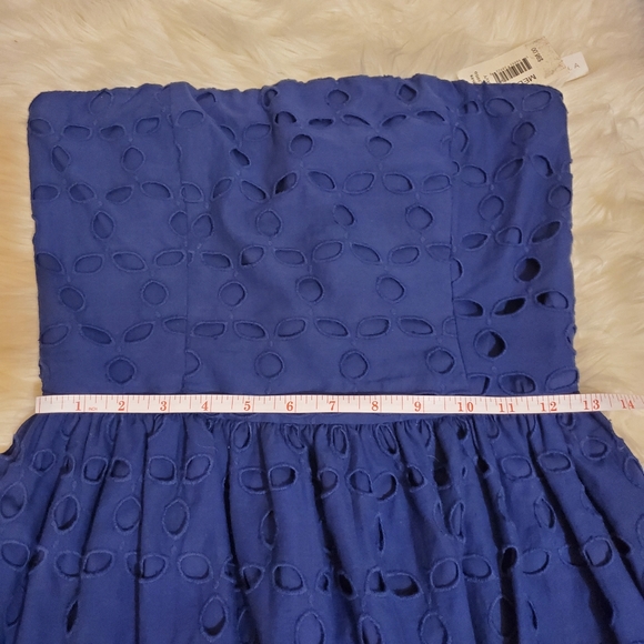 AQUA BLOOMINGDALE'S EYELET NAVY DRESS SIZE M - Picture 10 of 11